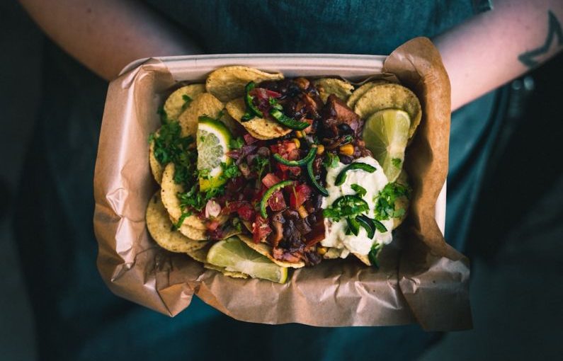 Street Food - chips with lemon