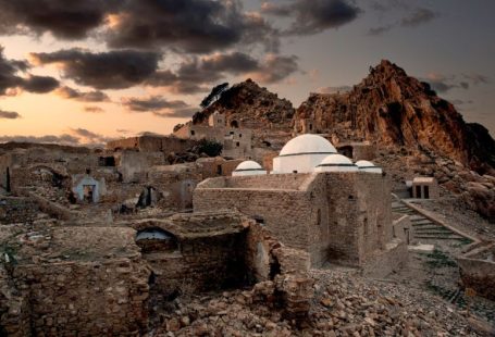 Indigenous Culture - a stone building in the middle of a desert