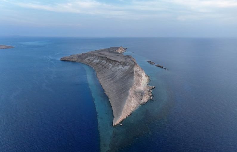 Coral Reef - an island in the middle of the ocean